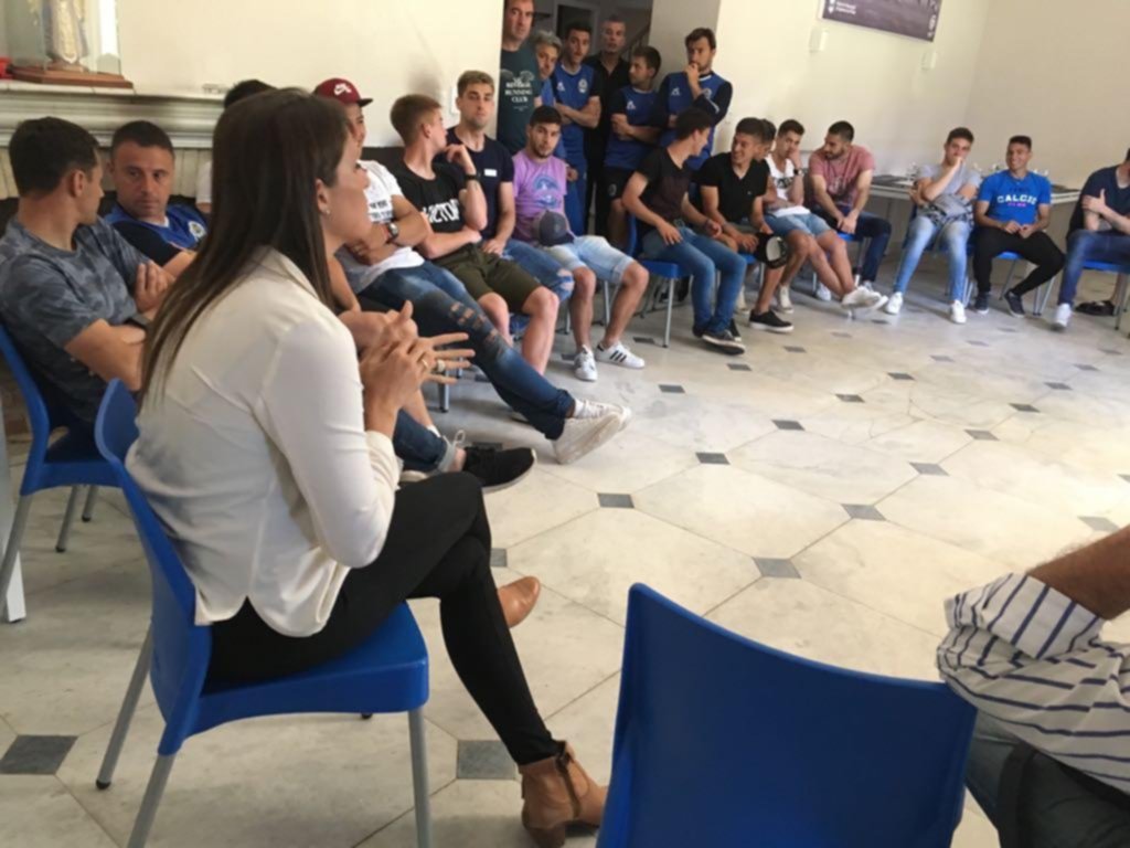 Charla sobre control de dopaje en Estancia Chica