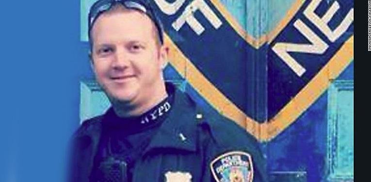 El heroico policía que detuvo al atacante