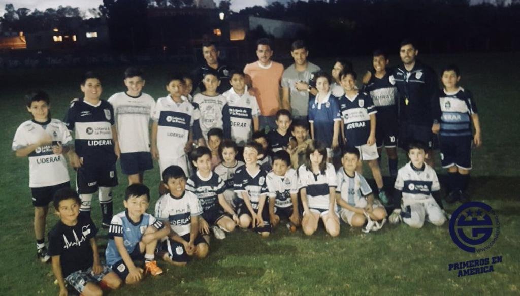 Mariano Soso y Lucas Licht, estuvieron presentes en El Bosquecito junto a los chicos