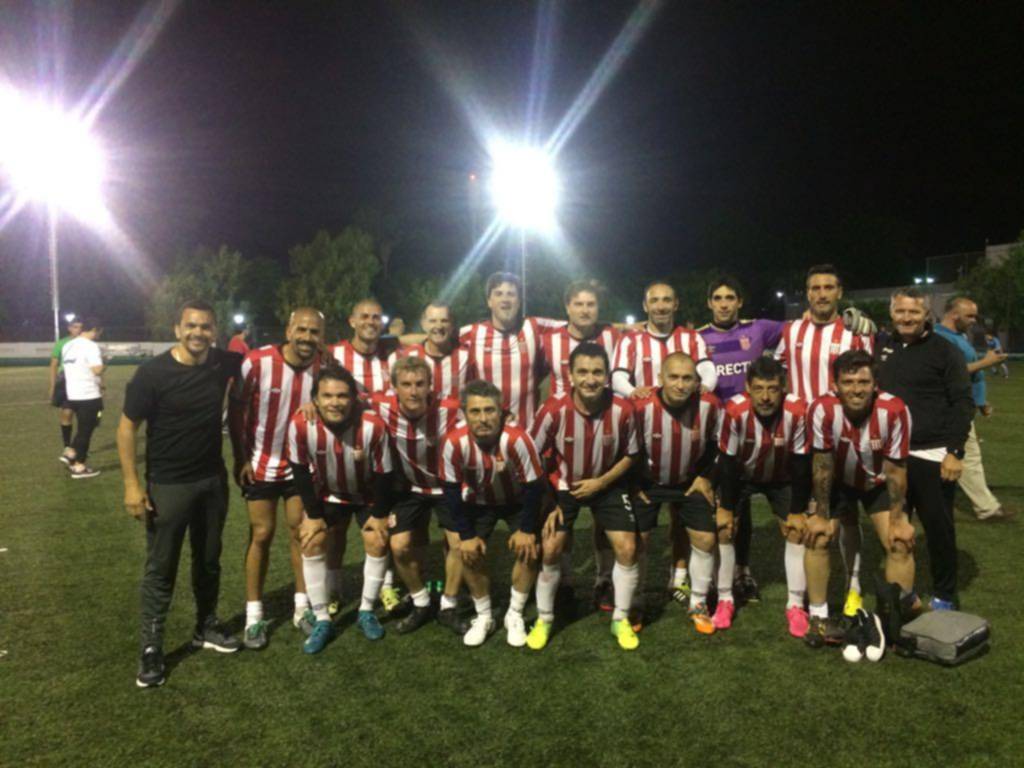 El Senior aplastó a Italiano y ya sueña con el ascenso