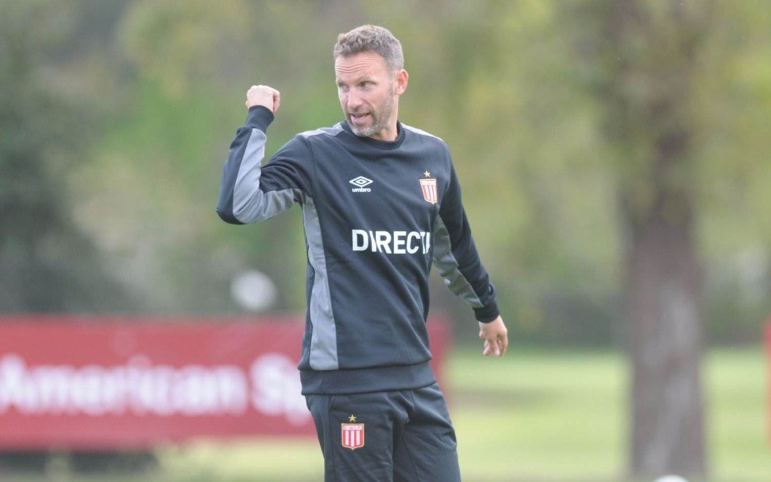 Bernardi probó con Pavone como titular