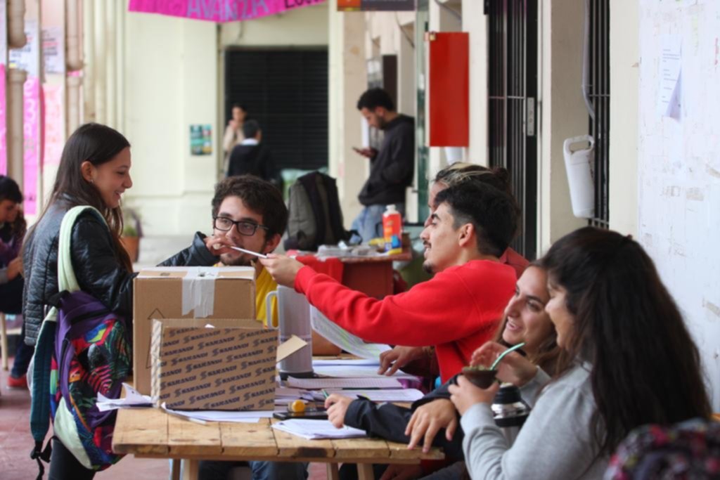 Una denuncia de acoso sexual se coló en la elección estudiantil y fracturó una alianza “ganadora”