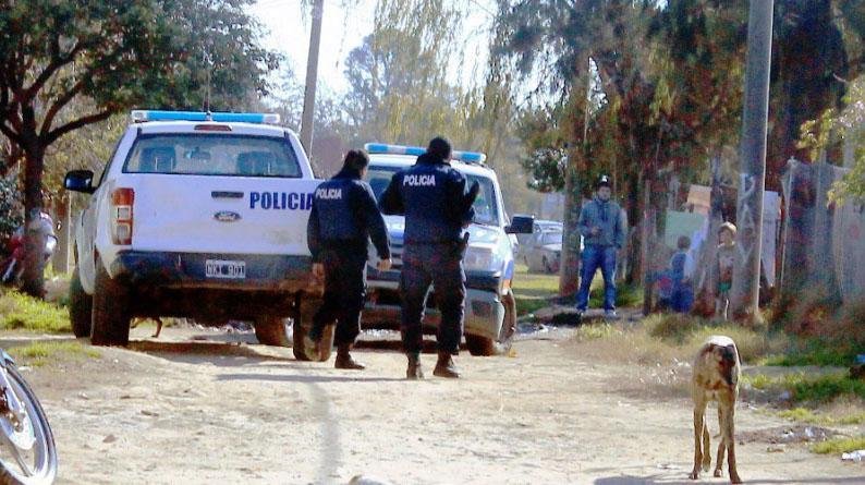 Un jubilado abrió fuego contra un grupo de chicos que jugaba a la pelota y baleó a uno