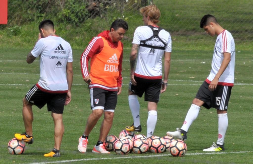 Gallardo se toma su tiempo y espera por la recuperación del volante Enzo Pérez