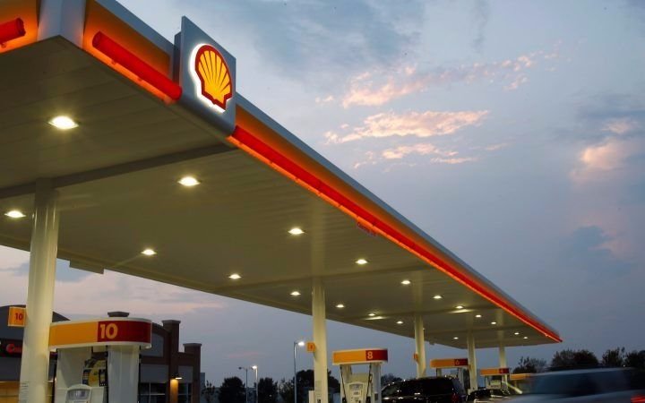 Shell también baja el precio de la nafta
