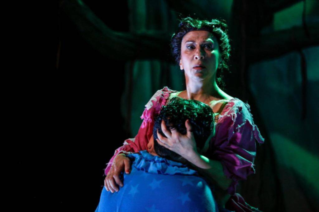 Alejandra Flechner es “La madre del desierto”