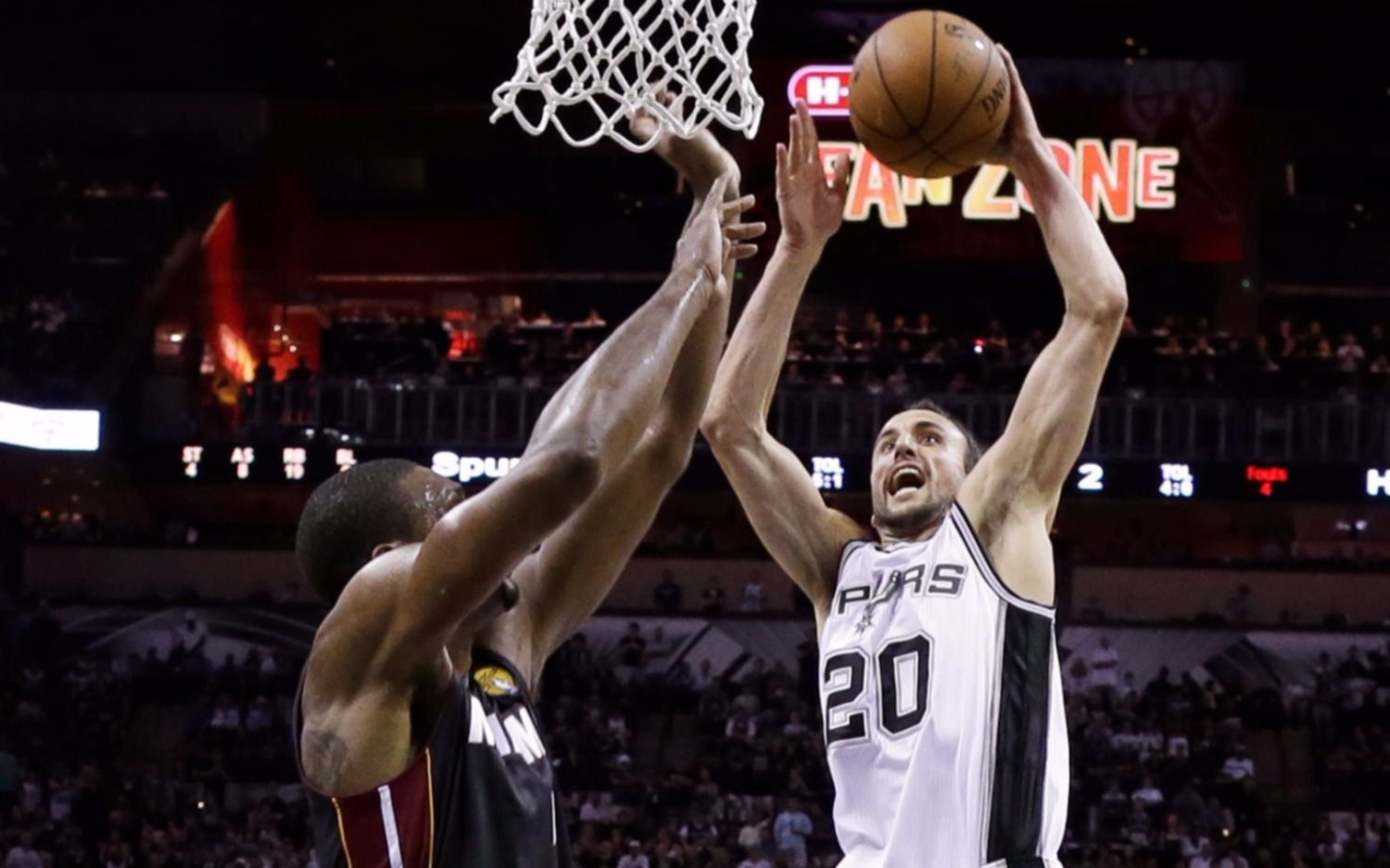Una leyenda: Manu jugó su partido número 1000 con los Spurs y lo celebró con una victoria