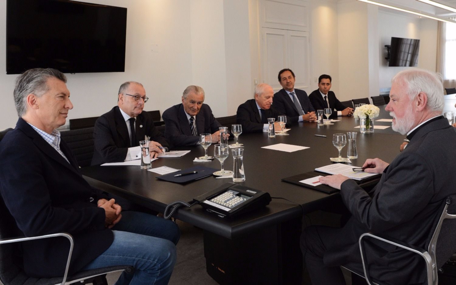 Macri recibió en Olivos al "canciller" del Vaticano