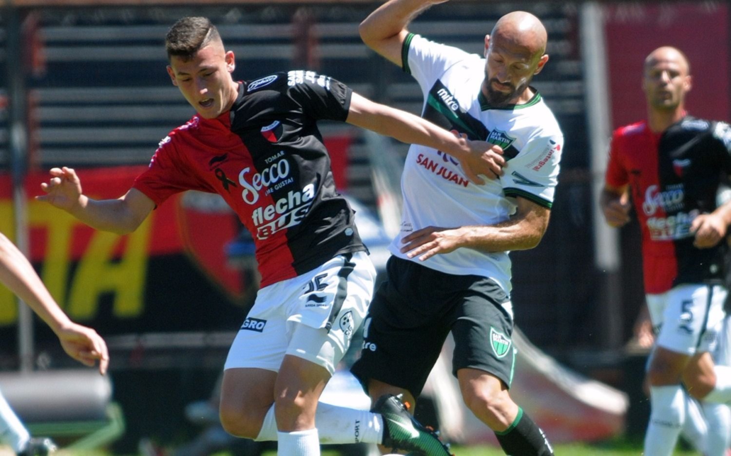 Colón igualó con San Martín de San Juan en partido cargado de goles