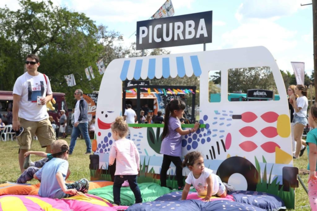 Picurba tuvo otra jornada a puro sol y se prepara para un cierre con música y delicias