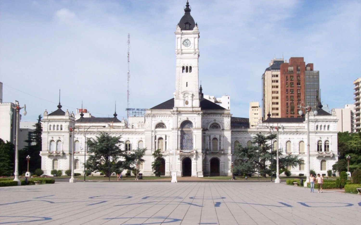 Las pujas que asoman en el tablero opositor