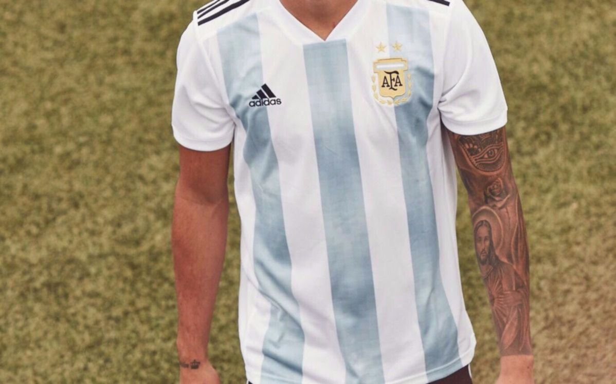 La tela de la nueva camiseta argentina se produce en Trelew
