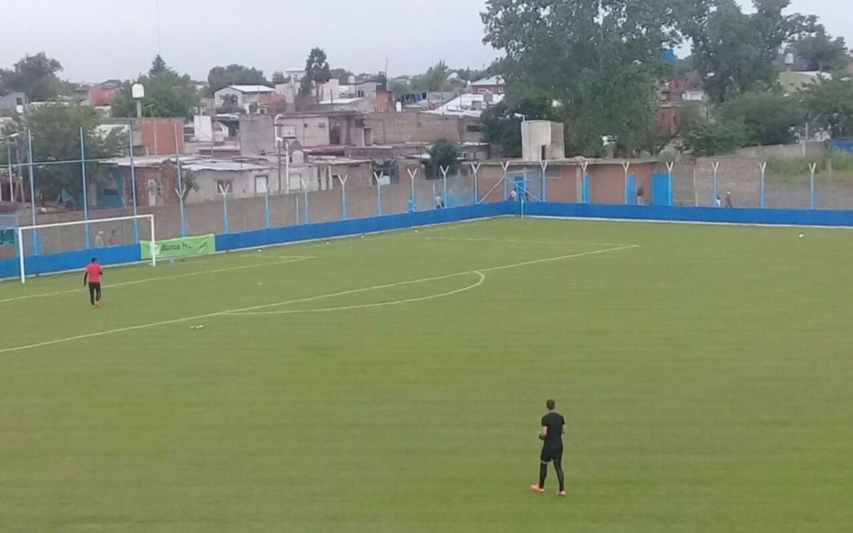 Camba perdió con Urquiza en tiempo de descuento