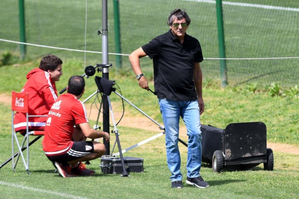 Francescoli metió la pata y tuvo que salir a aclarar los tantos