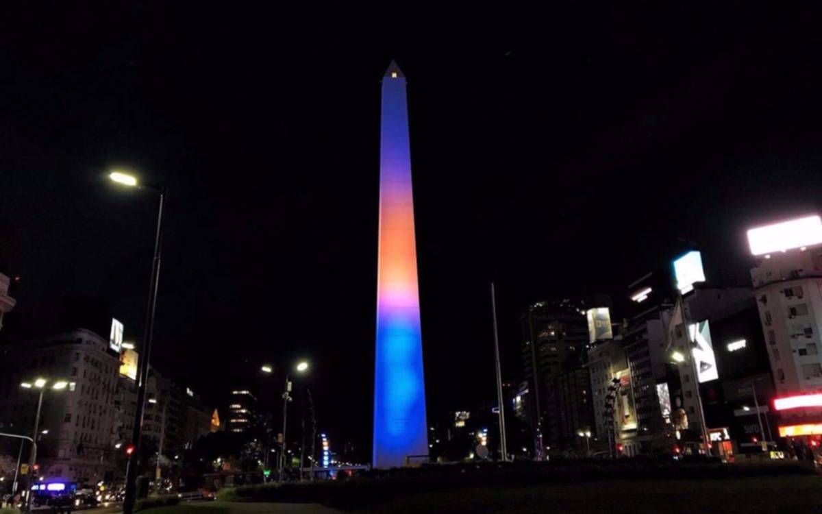 El Obelisco lució los colores de Boca