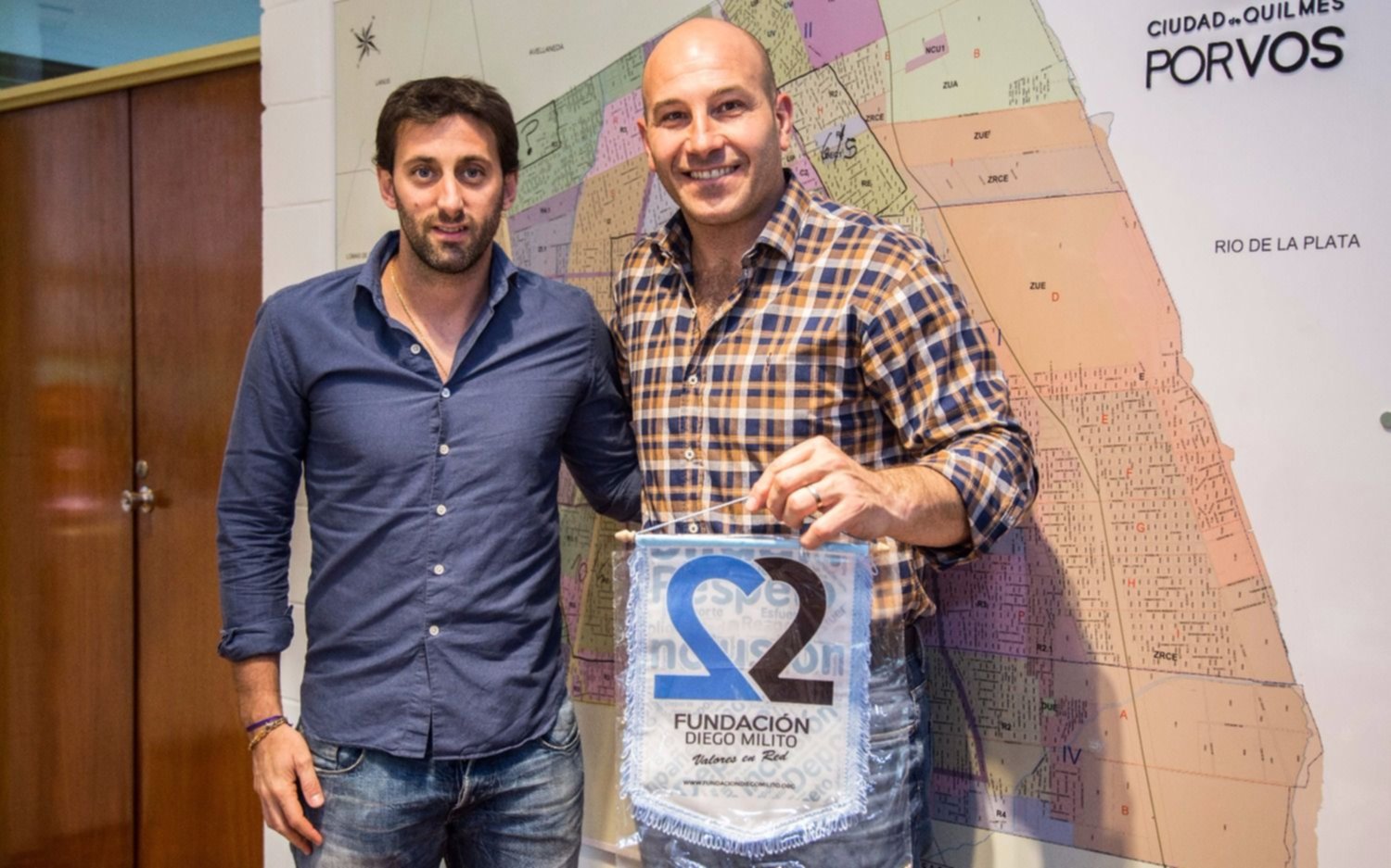 Molina recibió a Diego Milito en el Palacio Municipal