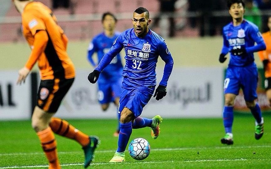 En China todo sigue mal entre Carlitos Tevez y los hinchas