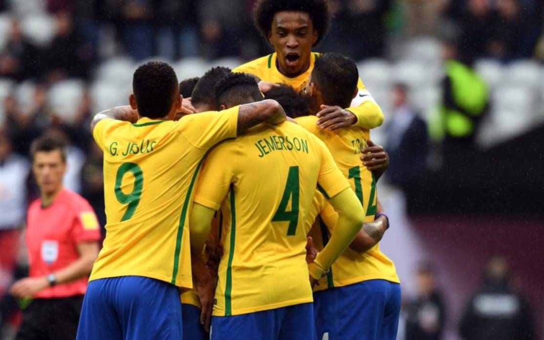 Brasil, a media máquina, superó a Japón en Lille