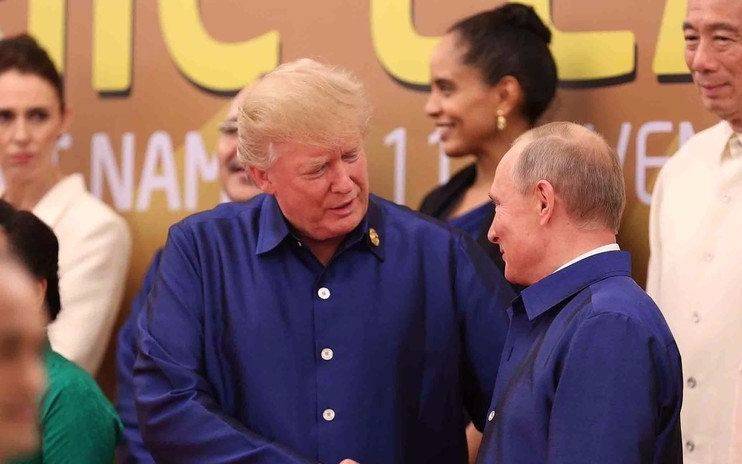 Trump y Putin se saludaron en la cumbre del APEC