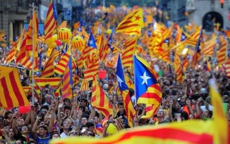 Los independentistas catalanes salen a la calle a pedir la libertad de sus líderes