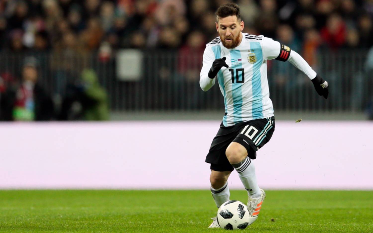 "Hay que reforzar el juego y el sistema", aseguró Messi, que se vuelve a Barcelona