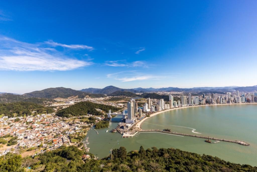 Veranear en Brasil o Uruguay, igual y hasta más barato que en la costa local