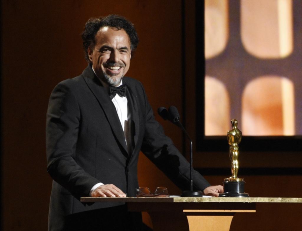 Iñárritu, Oscar de honor: “lo dedico a los inmigrantes a los que se les niega su realidad”