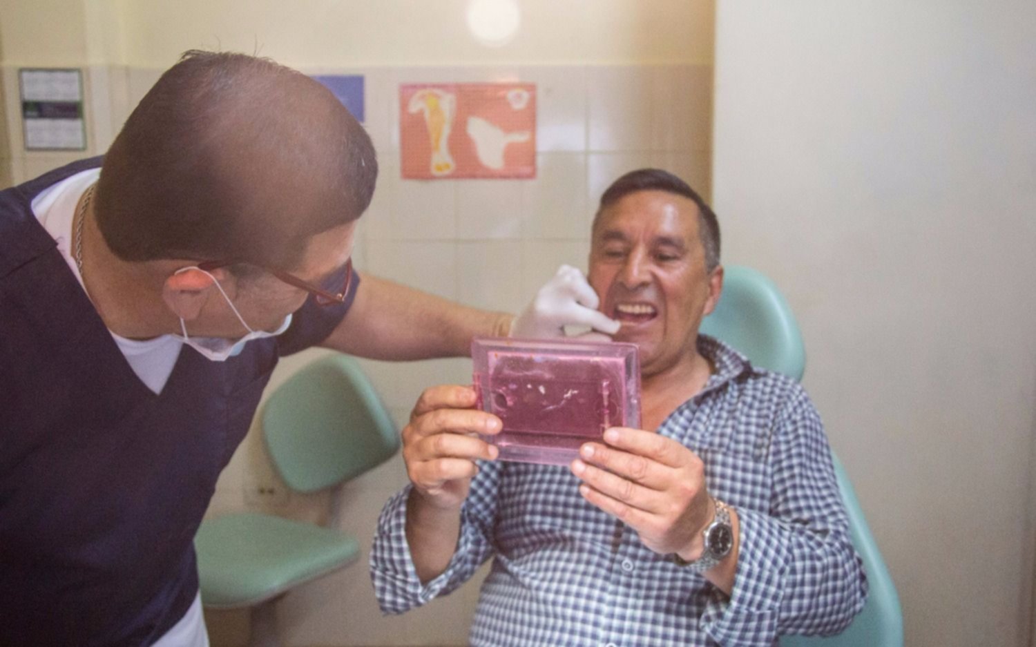 Continúa la entrega de prótesis dentales gratuitas