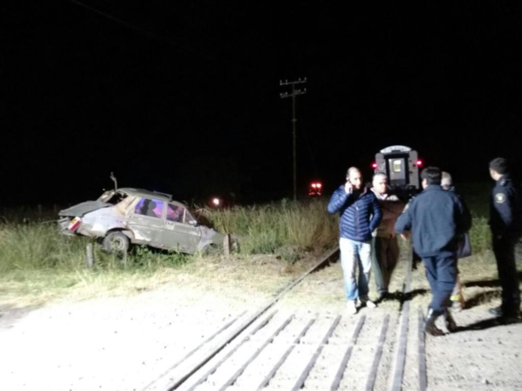 Un tren chocó a un auto en Brandsen: un muerto