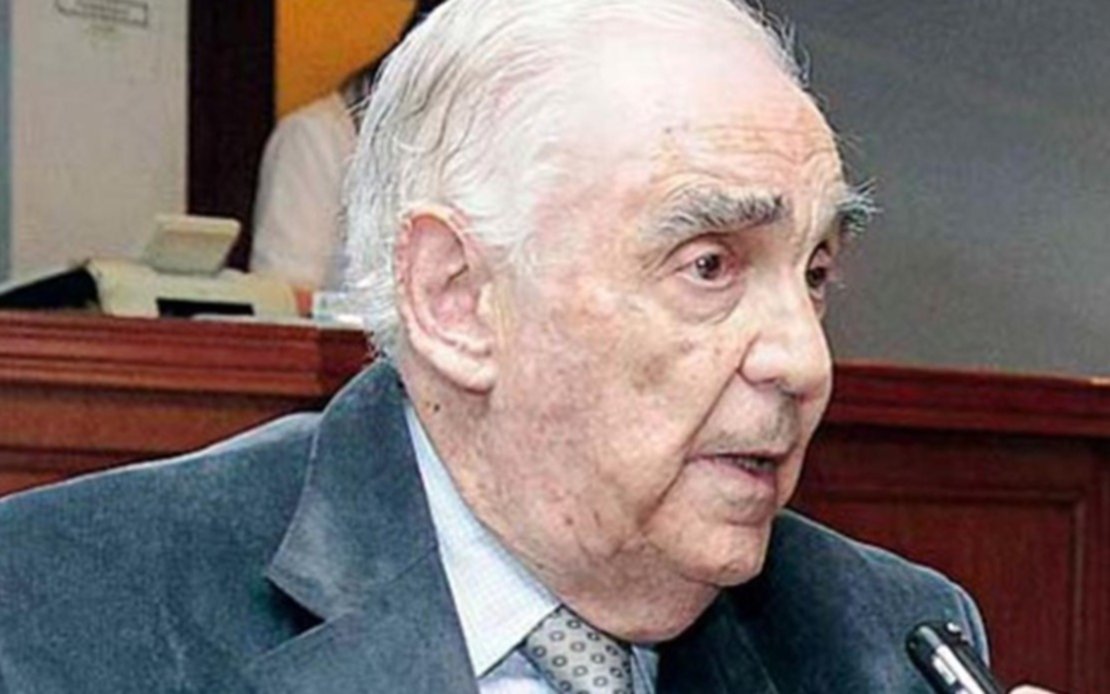Falleció el ex vicepresidente de Raúl Alfonsín, Víctor Martínez
