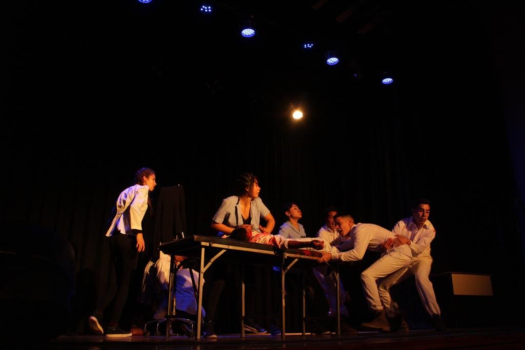 Chicos de La Franja abordan la soberanía con una obra teatral sobre los ex soldados