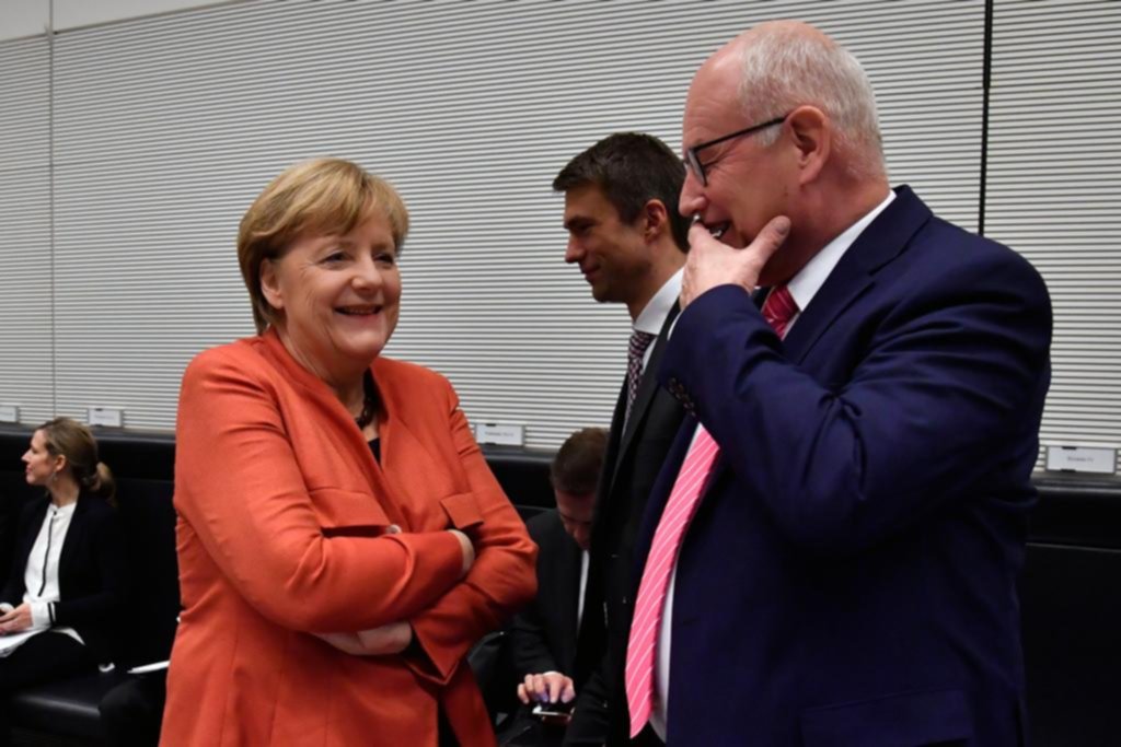 Merkel advierte que prefiere nuevas elecciones a gobernar con una minoría en Alemania