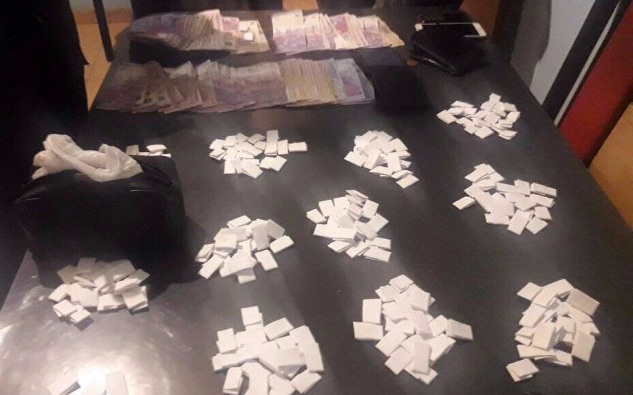 Quilmes: detuvieron a tres narcos que vendían cocaína de máxima pureza