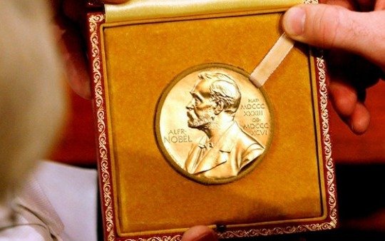Consternación en el ámbito de los Premios Nobel tras denuncia por acoso sexual a 18 mujeres