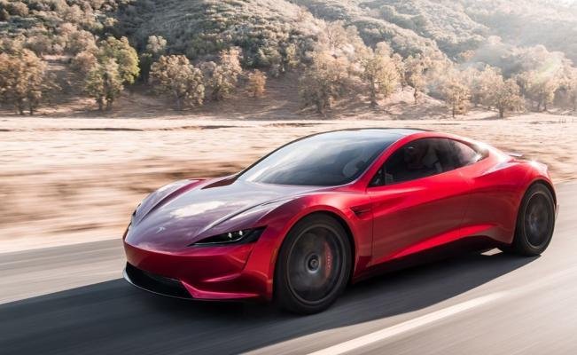 Tesla no se detiene y ahora lanza un convertible eléctrico y deportivo a 200.000 dólares