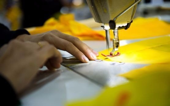 Proponen aumentar la formalidad en el sector textil y reducir costos laborales