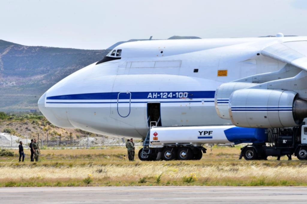 Llegó el superavión ruso y se sumó al operativo para hallar al submarino
