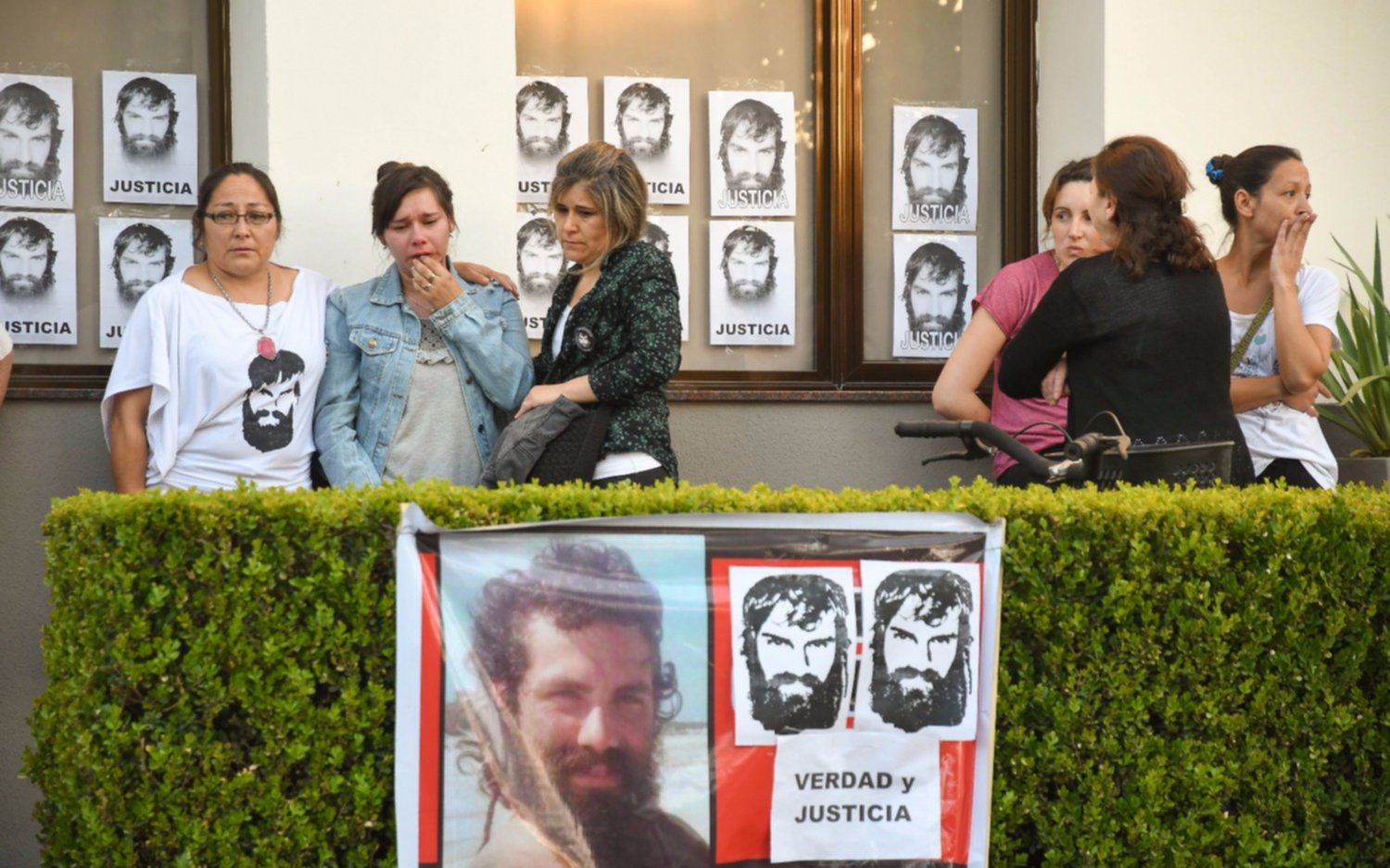 En medio de un profundo dolor rinden  el último adiós a Santiago Maldonado