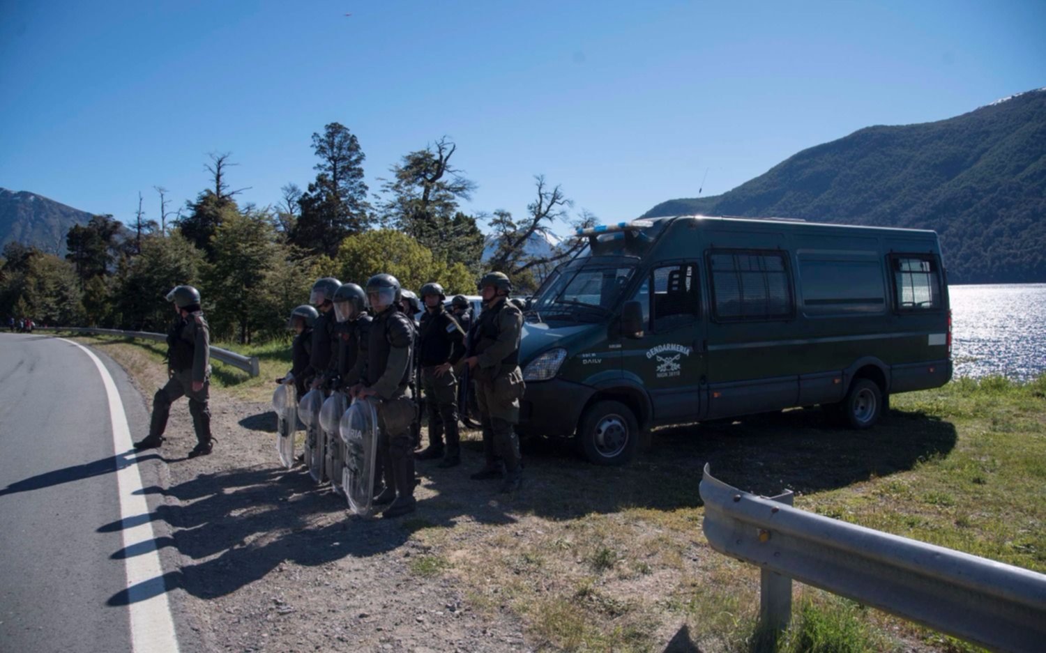 Frenan operativo de búsqueda de mapuches que escaparon del desalojo en Villa Mascardi