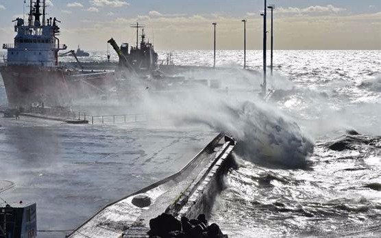 Las malas condiciones del clima dificultan la búsqueda y la intervención de naves rusas
