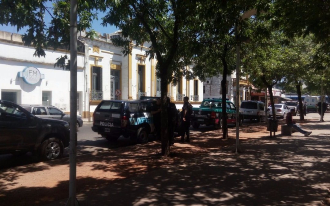 Allanaron la Municipalidad de Moreno por irregularidades en un plan de viviendas