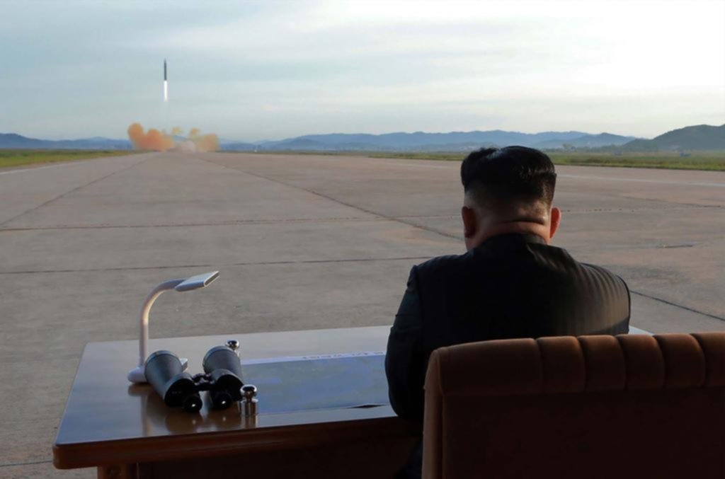 Norcorea redobla la apuesta y lanza un nuevo misil balístico