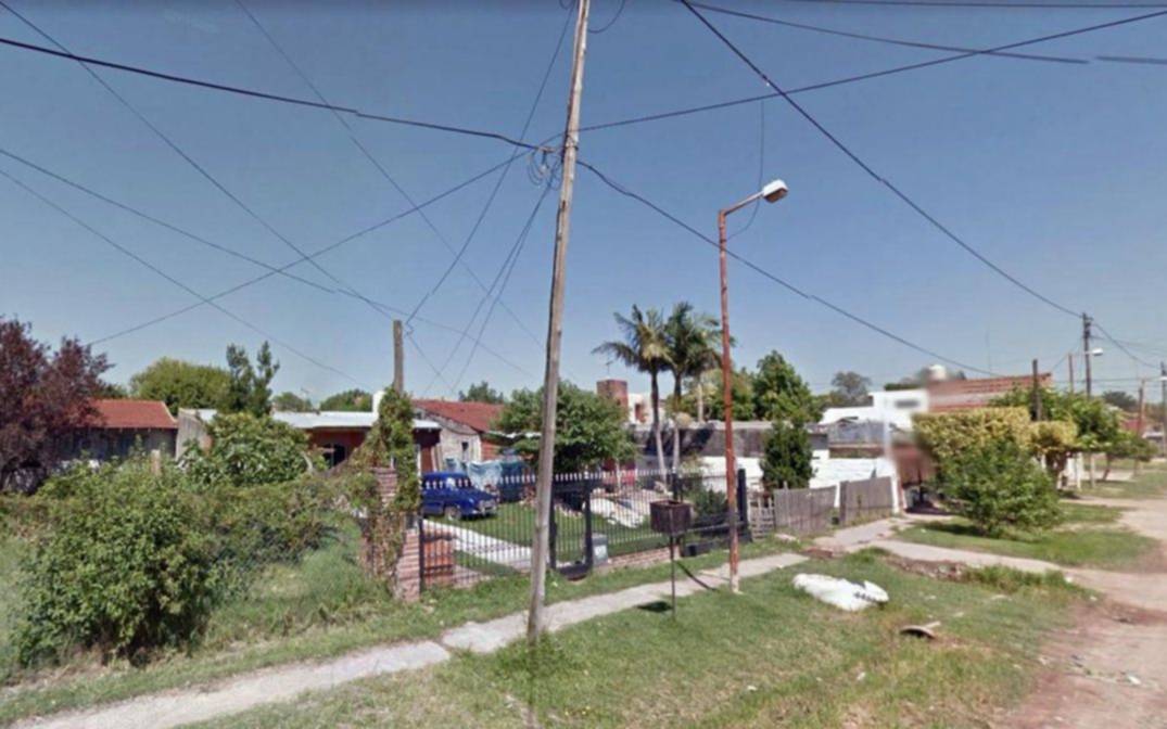 Asesinaron a un matrimonio y su hijo: el sospechoso había estado cenando con las víctimas