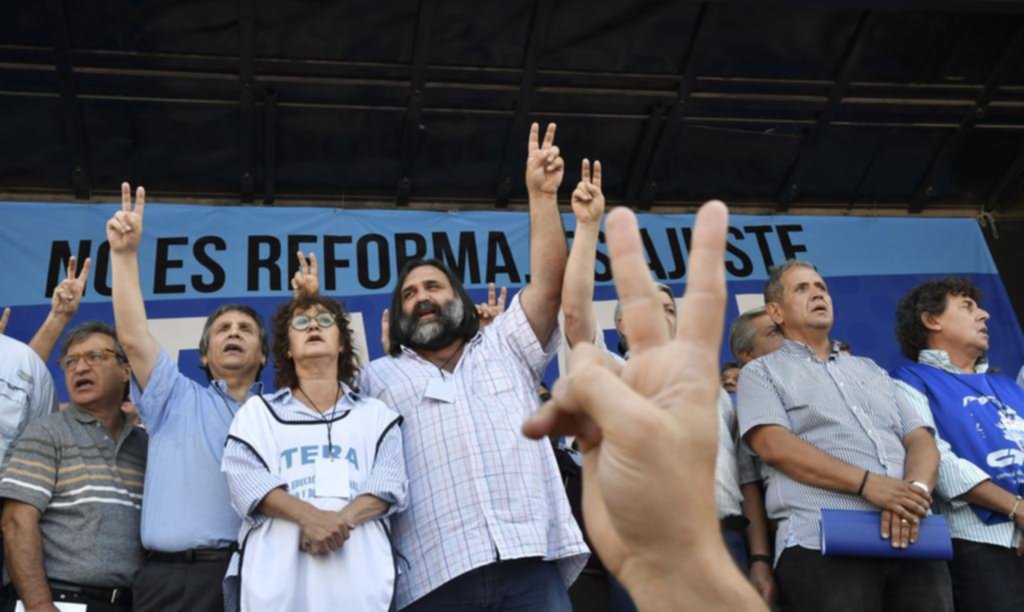 Amenaza sindical en la marcha contra las reformas laboral y previsional