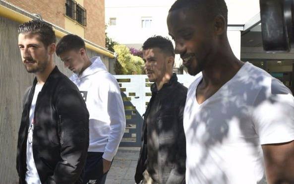 Los jugadores del Sevilla visitaron al Toto Berizzo, quien se recupera de la operación