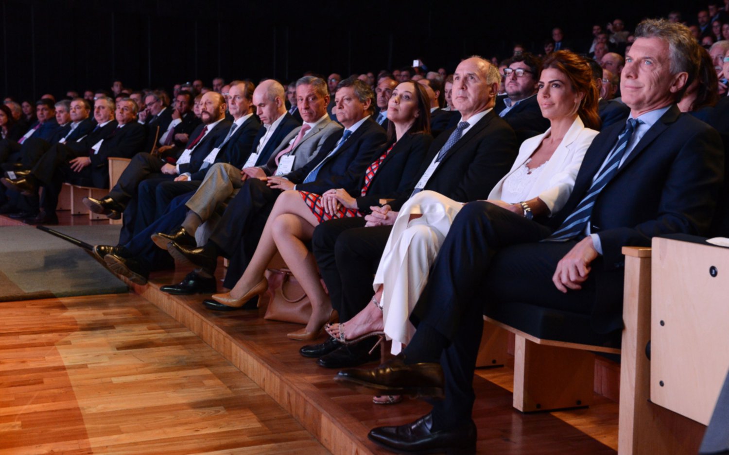 Un foro de escala global, inasible para las personas de carne y hueso