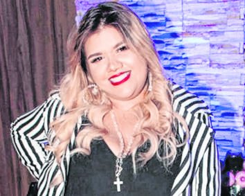 More, en la espera más dulce, y súper enamorada
