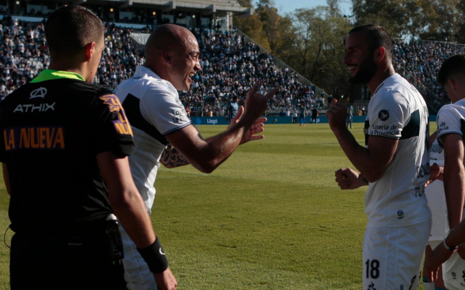 Silva no viajará a Córdoba y Gueveozián irá desde el arranque