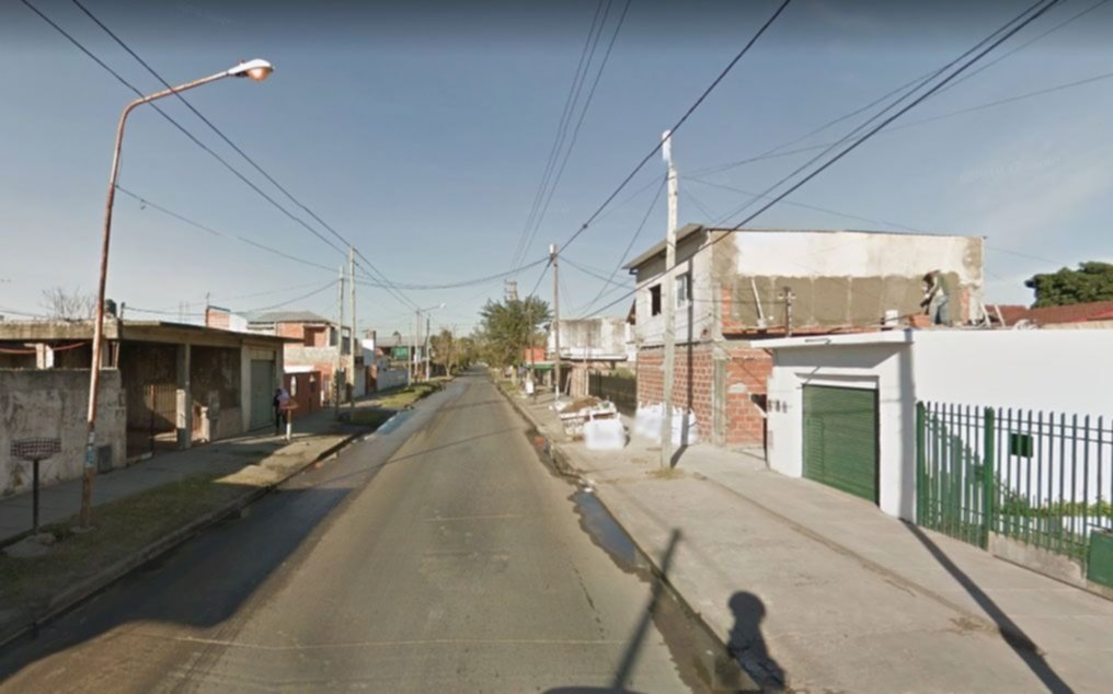 Policía mató a dos delincuentes que intentaron robarle la moto