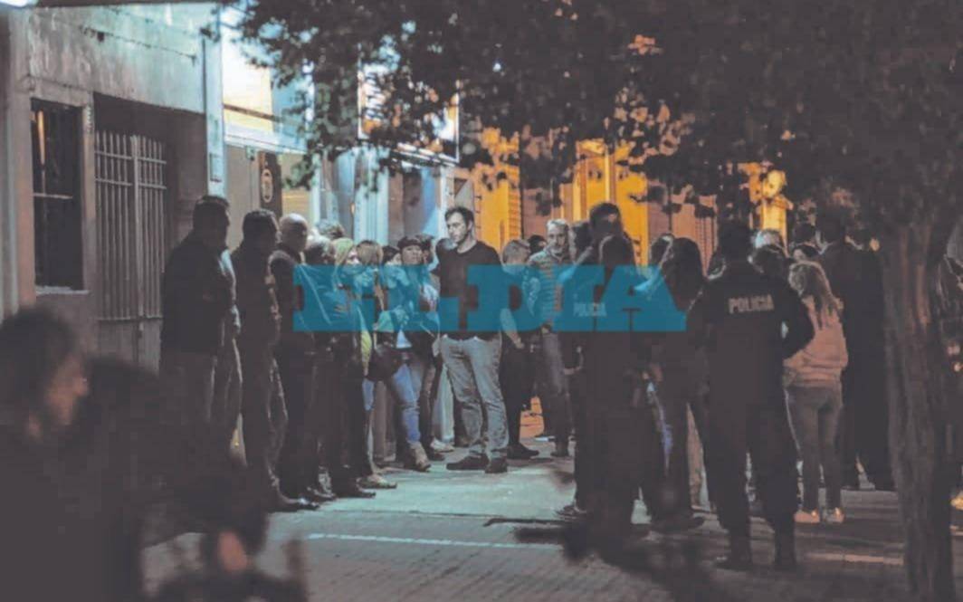 Despiden los restos de Leonardo Sarmiento, el policía platense asesinado en Avellaneda